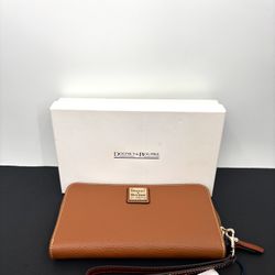 Dooney & Bourke Wallet 