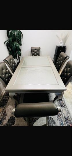 Dining table with extension