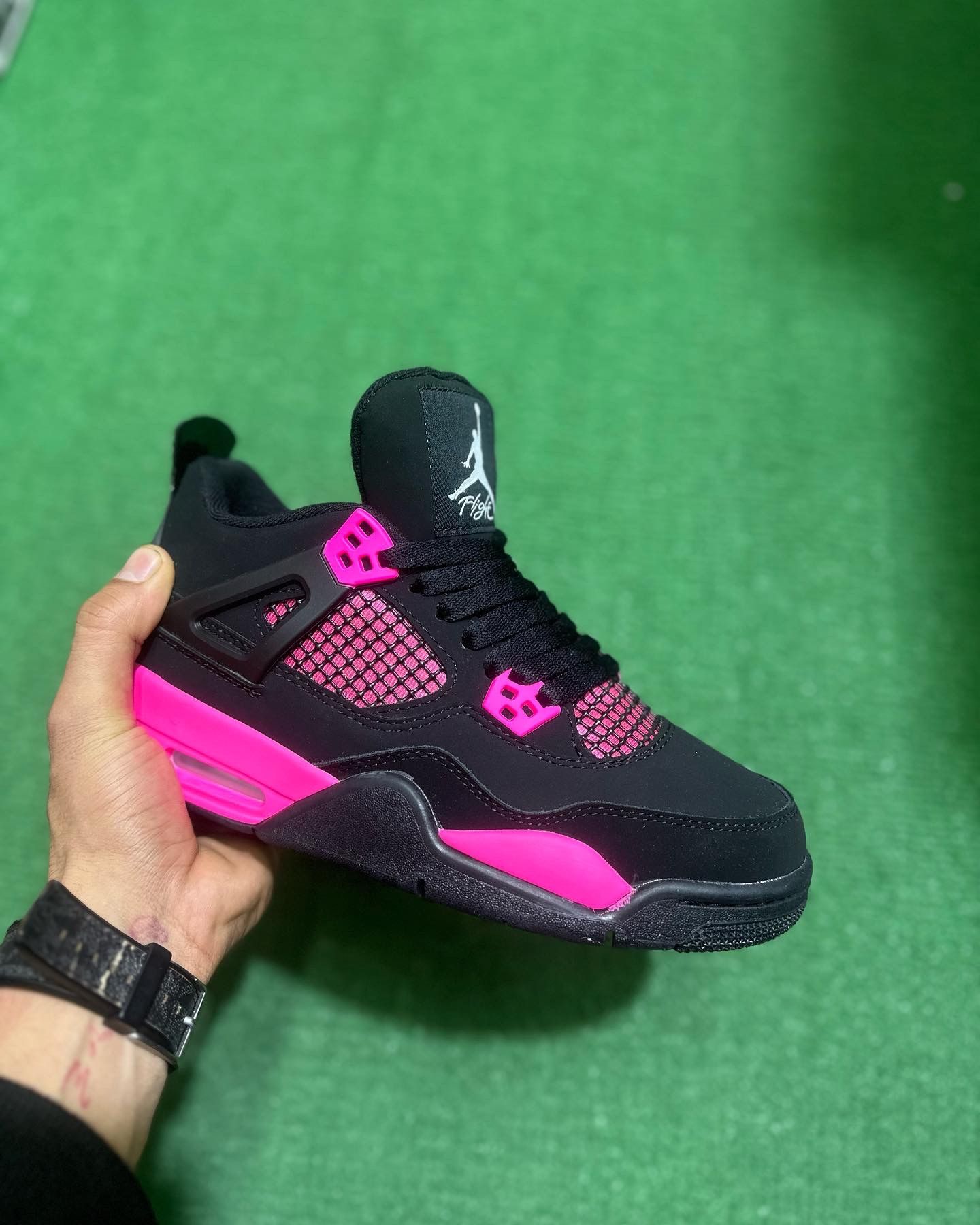 Jordan 4’s Pink Thunder