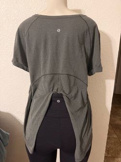 Lululemon top size 10