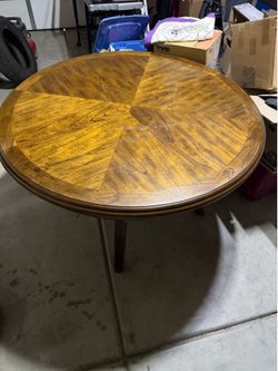 Round dining table with 4 chairs