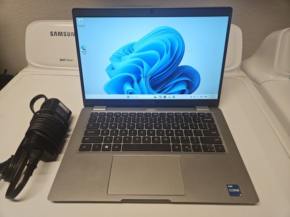 Dell Latitude 5330 Intel Core i5-1245u 12th Generation 512 GB SSD 16 GB ram Memory 