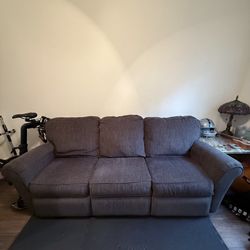 Recliner couch 