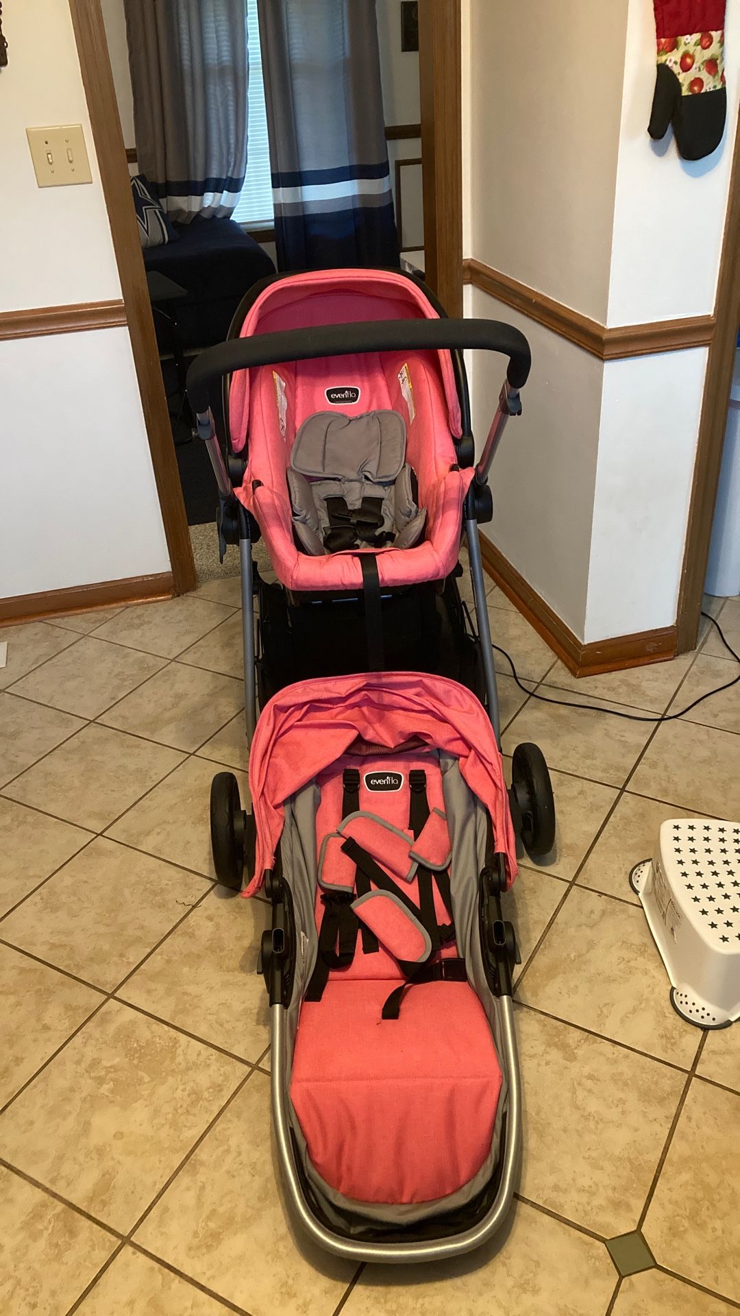 Evenflo Pivot Stroller Combo NO CARSEAT BASE