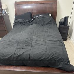 Free Bed Set And Drawers 