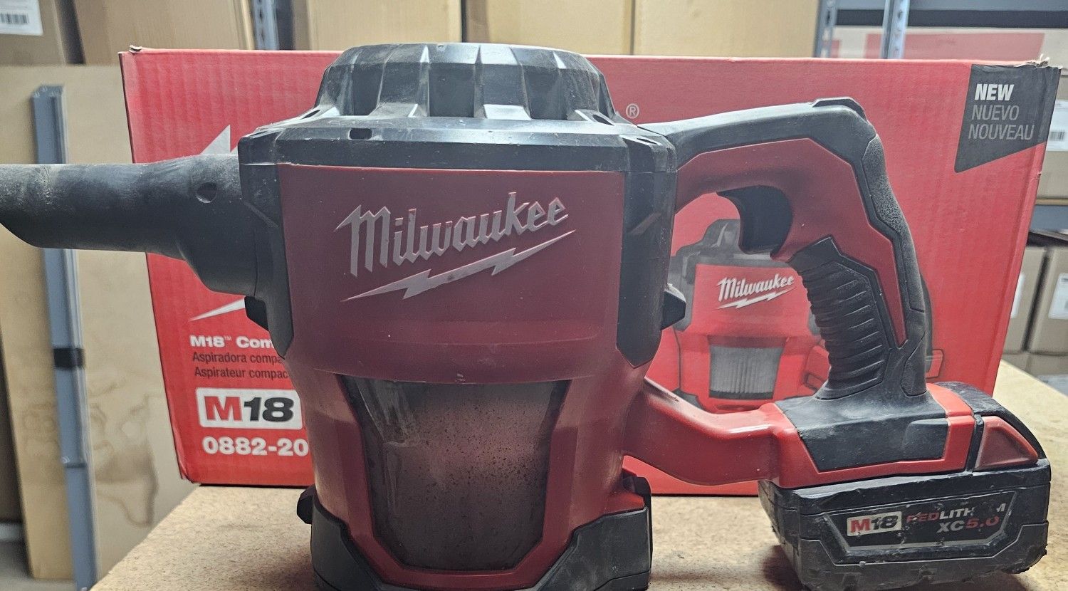 Milwaukee M18 Compact Vacuum