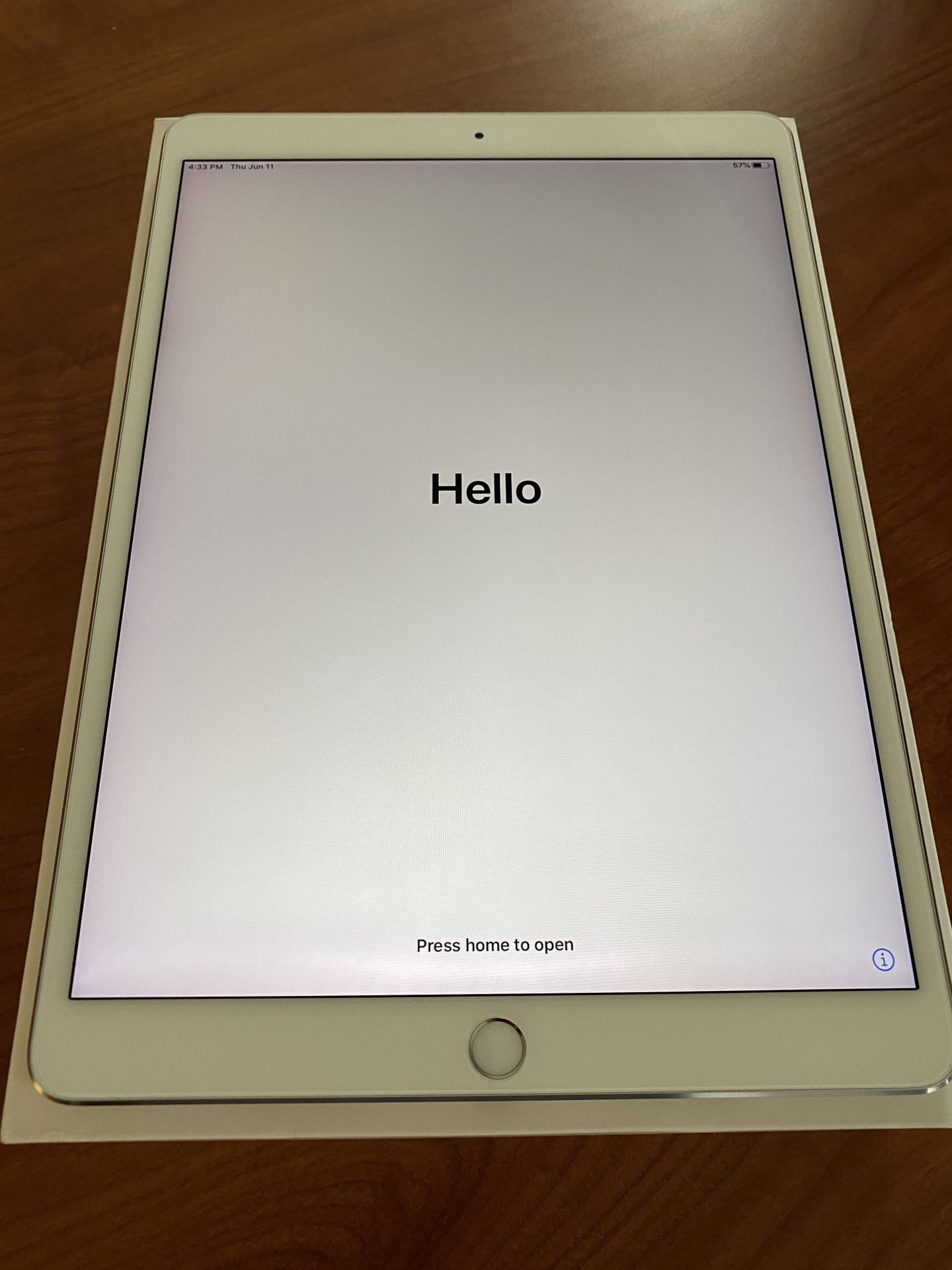 10.5-inch iPad Pro Wi-Fi 256GB - Silver with Apple Pencil