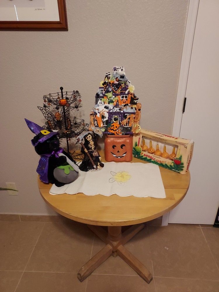 HALLOWEEN DECORATIONS 🎃 BRAND NEW PLUS