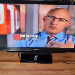 TV PanaSonic 50 Inch (No Smart Tv) Con  Control