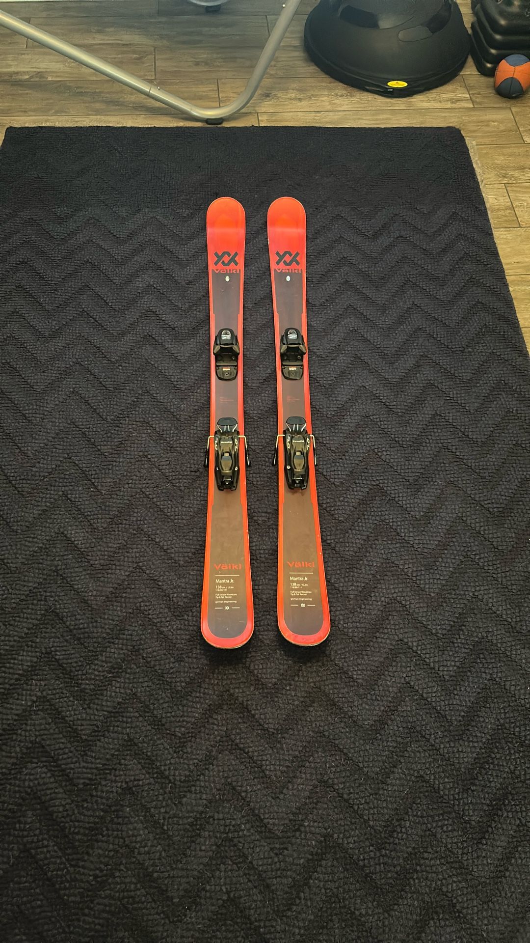 Volkl Mantra Jr. 138cm Skis w/bindings