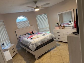 Full Bedroom