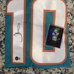 Tyrek Hill Set(2) Autographed Jersey & Jersey Card 