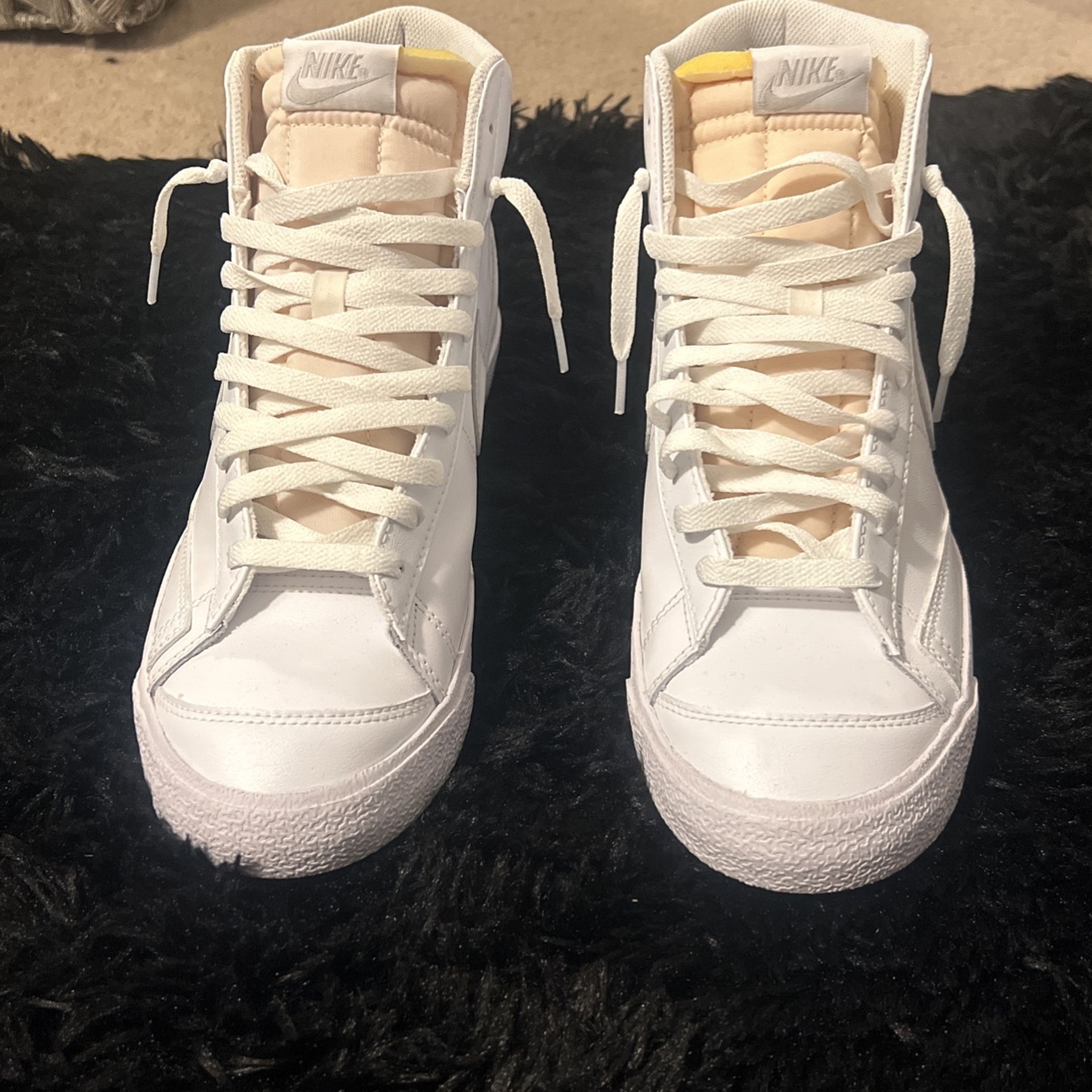 Size 10.5 Nike Men’s Blazer Mid ‘77