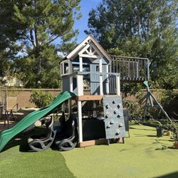 Play Ground/house