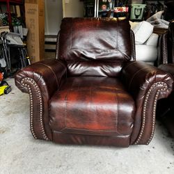 2 Recliners