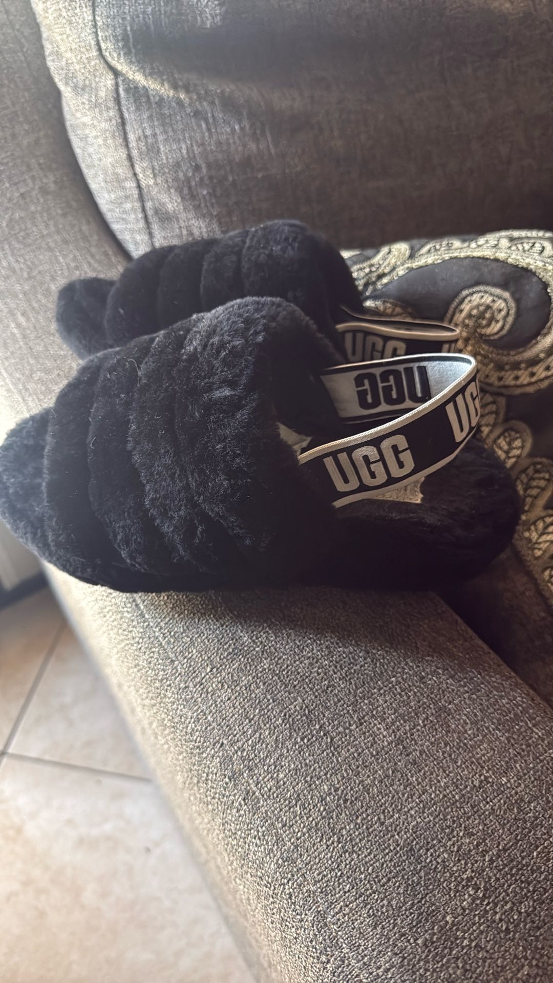 UGGS