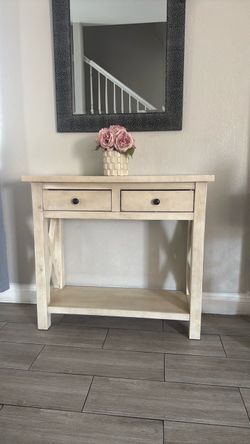 Accent table