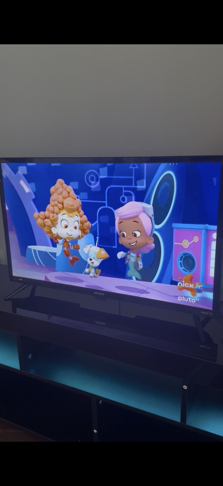 32 inch Element Roku TV