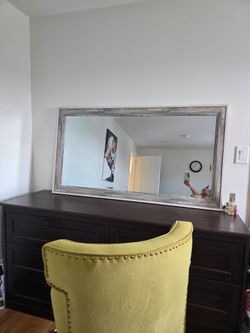 Beautiful mirror gently used