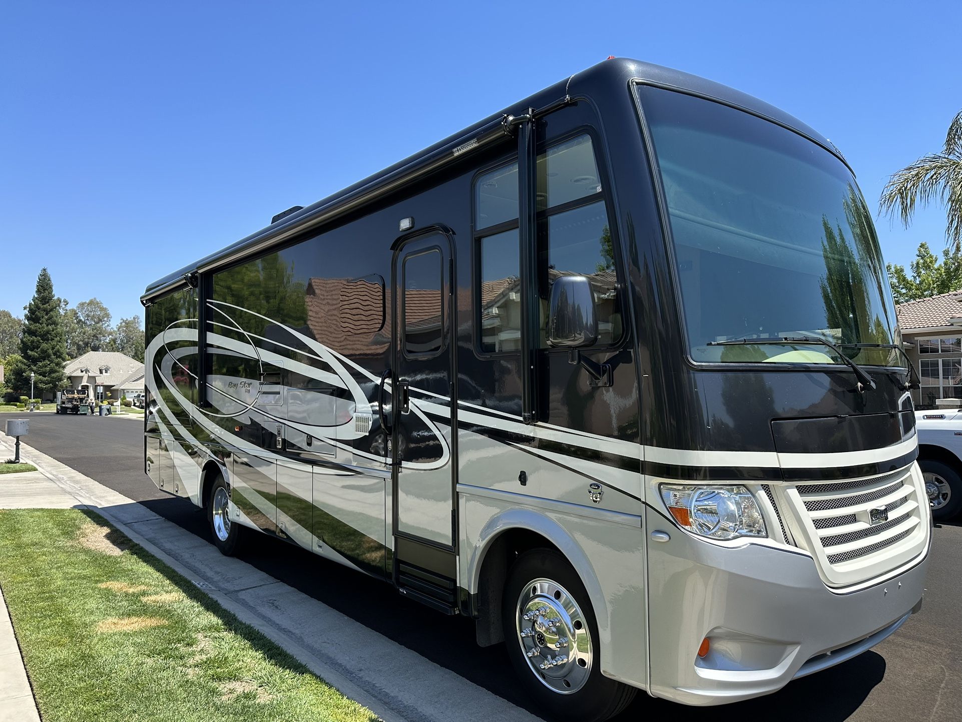 2017 Newmar 32