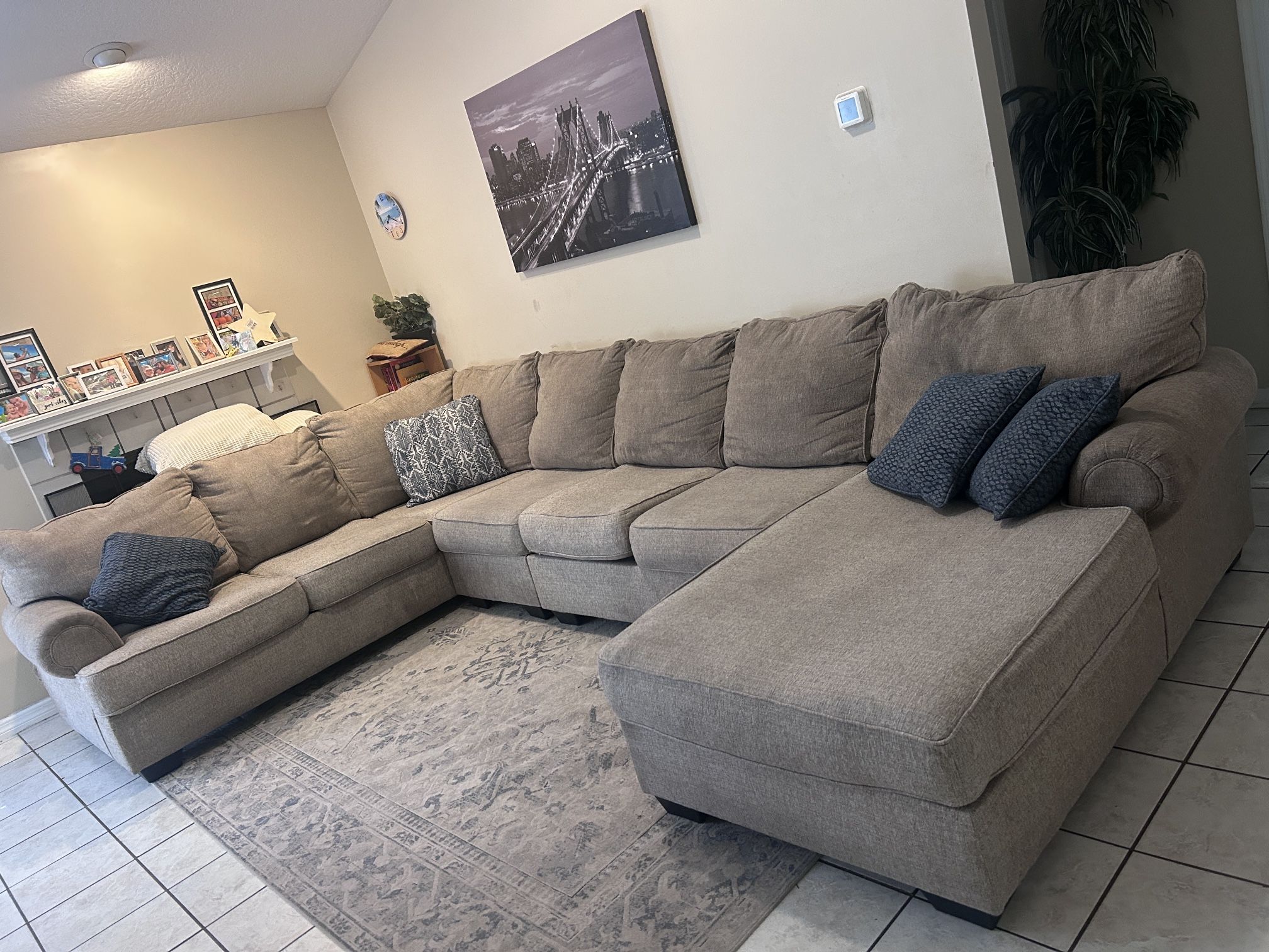 Free Delivery U Shape Sectional