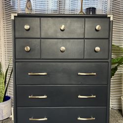 5 Drawer Drexel Dresser “Solid Wood”