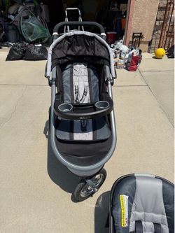 Graco jogging stroller w/ car seat