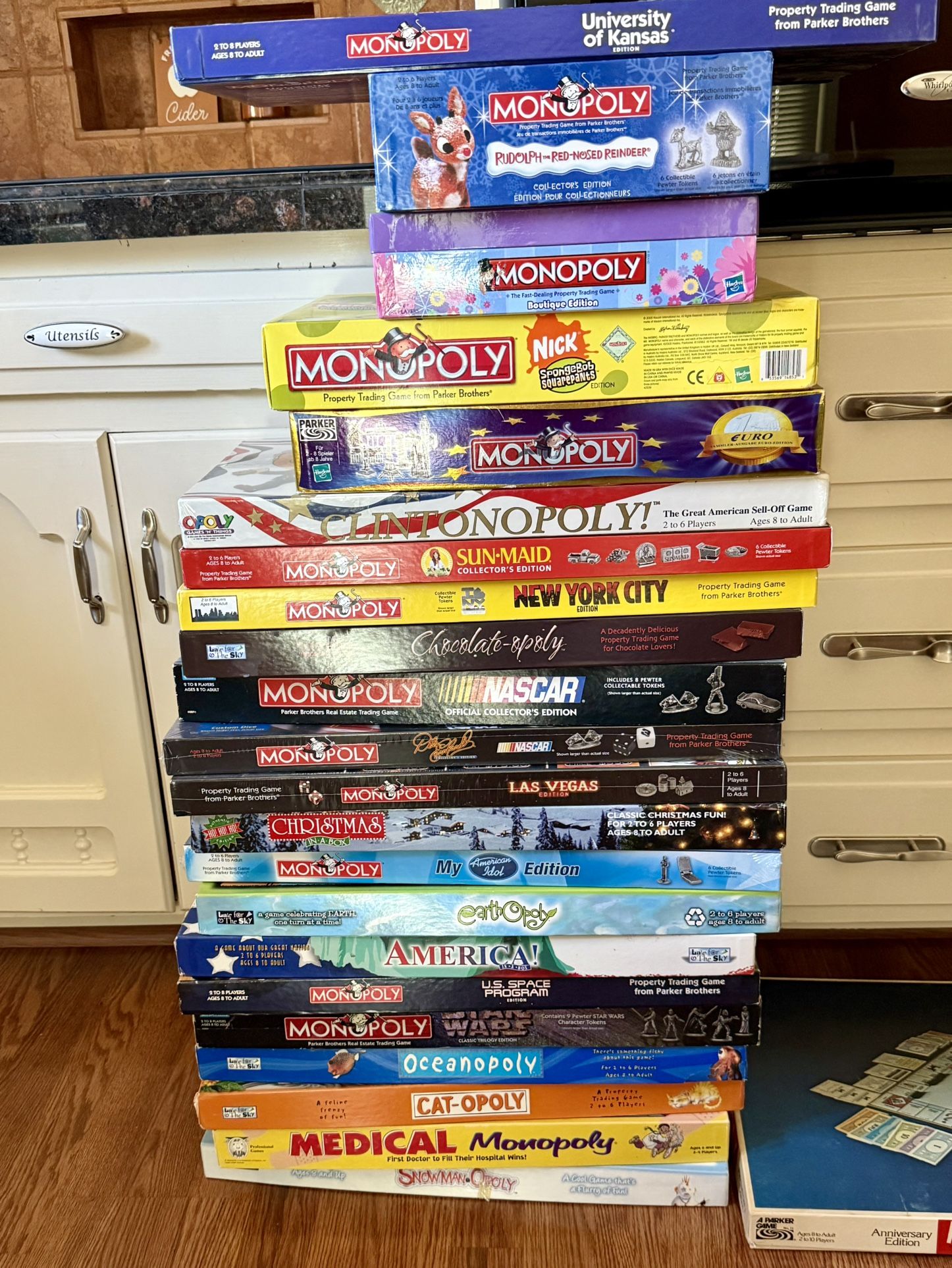 MONOPOLY GAMES*VARIOUS*COLLECTIBLES*CALCULATOR*BOOK