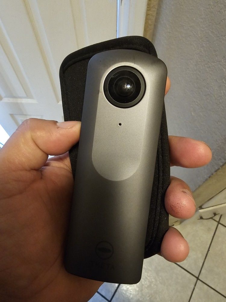 THETA RECOH V 360 CAMERA