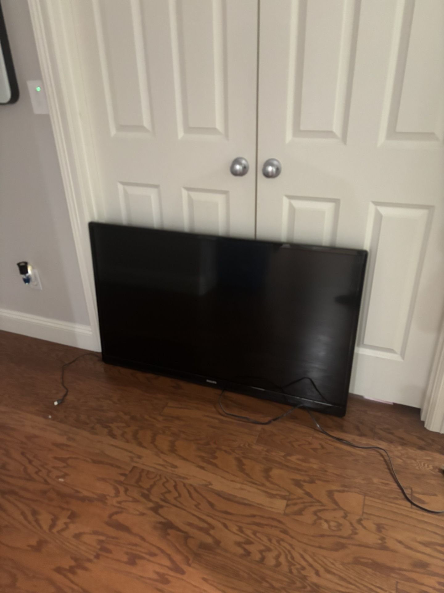 Selling 50 Inch Philips Tv