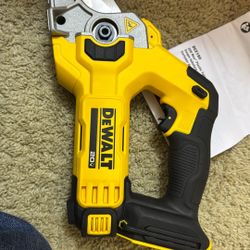 Dewalt 20v Max Plastic Tubing Cutter 