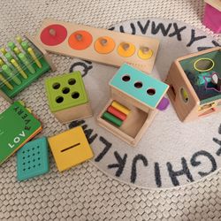 Lovevery - Wooden Toys 