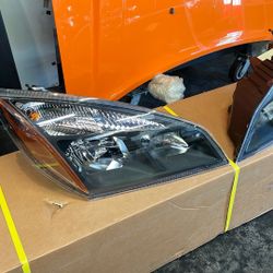 2017 - 2021 Freightliner Cascadia Truck Headlight New Pair