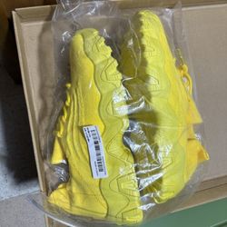 Yellow Non Brand Gym Shoes