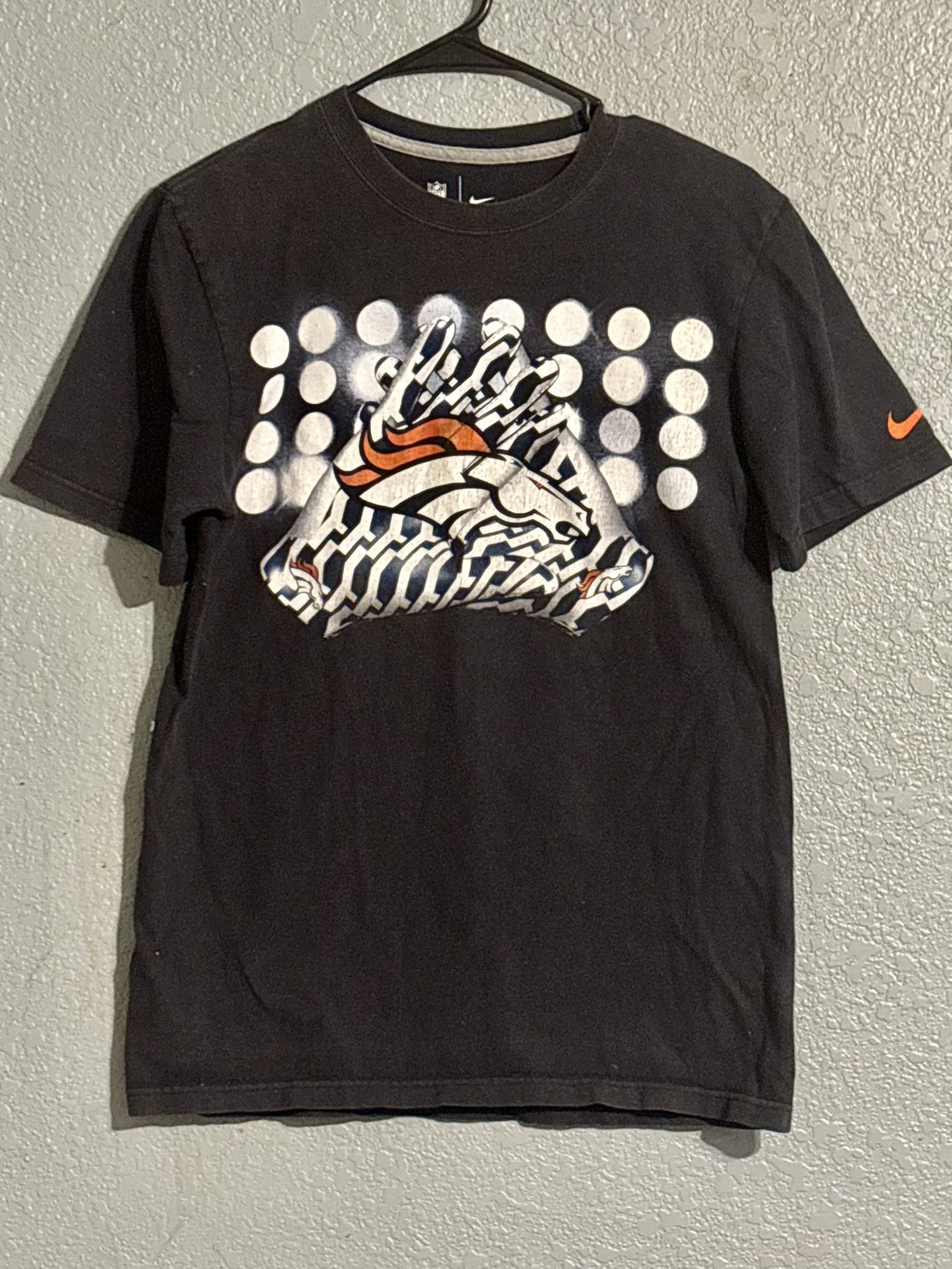 Men’s Nike Bronco’s shirt (S)