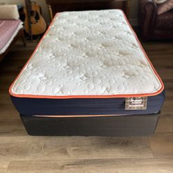 Like New Twin Bed From Jerome’s