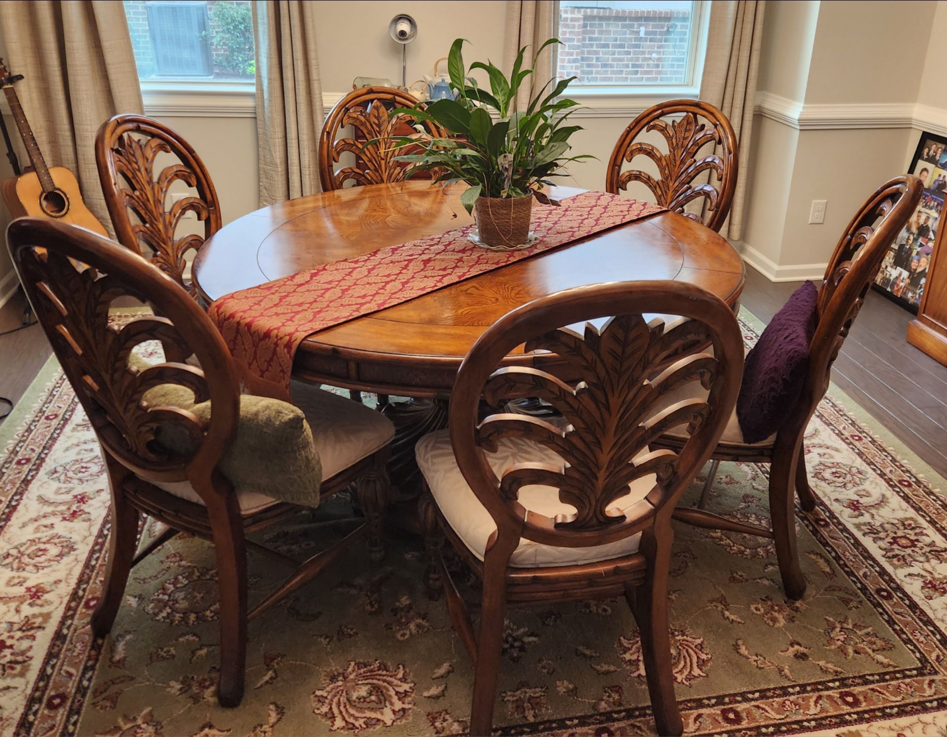 Dining Room Table + 6 Chairs