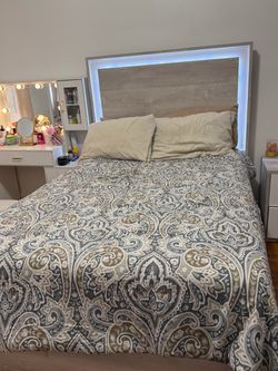 Cama size full con colchón