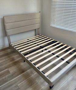 FULL size BED FRAME in good condition $120 no stains no tears pick up in WEST HILLS CA
