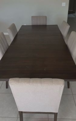 Ashley Furniture 7-Piece Dining Set (Extension Table + 6 Chairs)