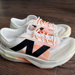 New Balance FuelCell SuperComp Elite V4 Men’s 9.5 2E Wide