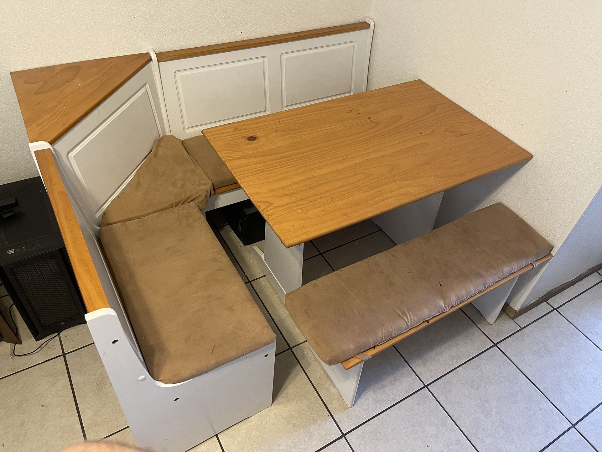 Table Breakfast Nook for Sale in Henderson, NV OfferUp