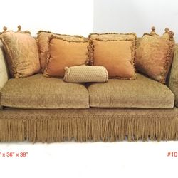 Sofa w/pillows 