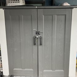 Lifetime Outdoor Utility Storage Shed - 75" x 43" × 69"