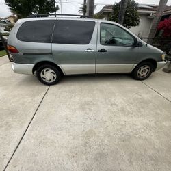 1999 Toyota Sienna