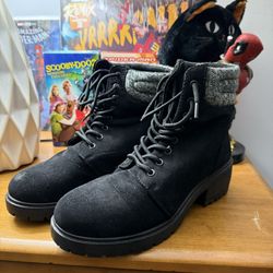 Goth Black ankle boots winter boots - size 7.5
