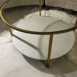 Coffee Table. / Modern