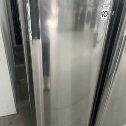 Open Box /never Used Single Door Freezer On Sale 