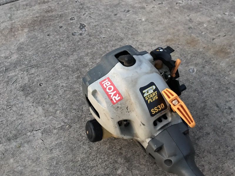Ryobi Zip Start Plus SS30 weed eater for Sale in Shepherdsville
