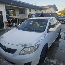 2009 Toyota Corolla 4 Door LE – Runs & Drives – Clean Interior – Priced to Sell